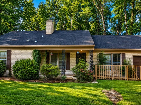 Photo of 3004 DUMBARTON RD, Memphis, TN 38128 (MLS # 10226519)