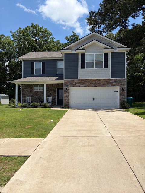 Photo of 10 MISTY BIRCH LN, Oakland, TN 38060 (MLS # 10224329)