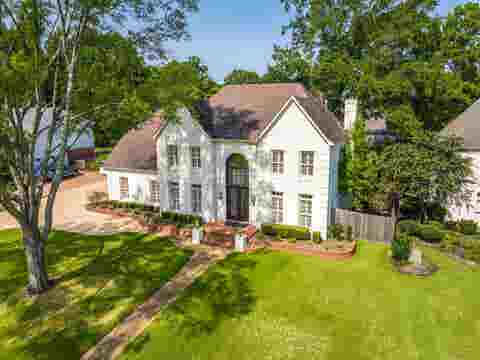 Photo of 2043 GOODVIEW DR, Germantown, TN 38139 (MLS # 10227990)