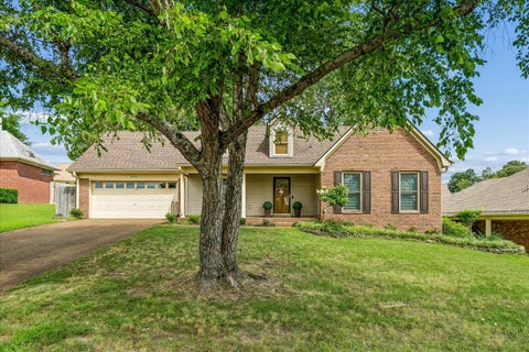 Photo of 2309 HICKORY PATH DR, Cordova, TN 38016 (MLS # 10223676)