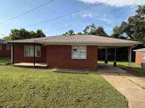 Photo of 200 JW DAVIS DR, Savannah, TN 38372 (MLS # 10223534)