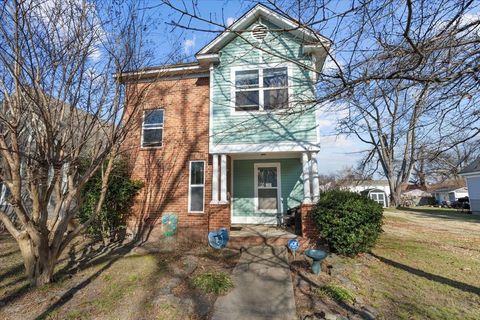 Photo of 694 SAFFARANS AVE, Memphis, TN 38107 (MLS # 10213726)