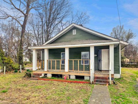 Photo of 1347 E TRIGG AVE, Memphis, TN 38106 (MLS # 10216318)