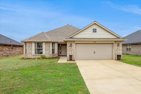 Photo of 2520 RUTHERFORD DR, Southaven, MS 38672 (MLS # 10214430)