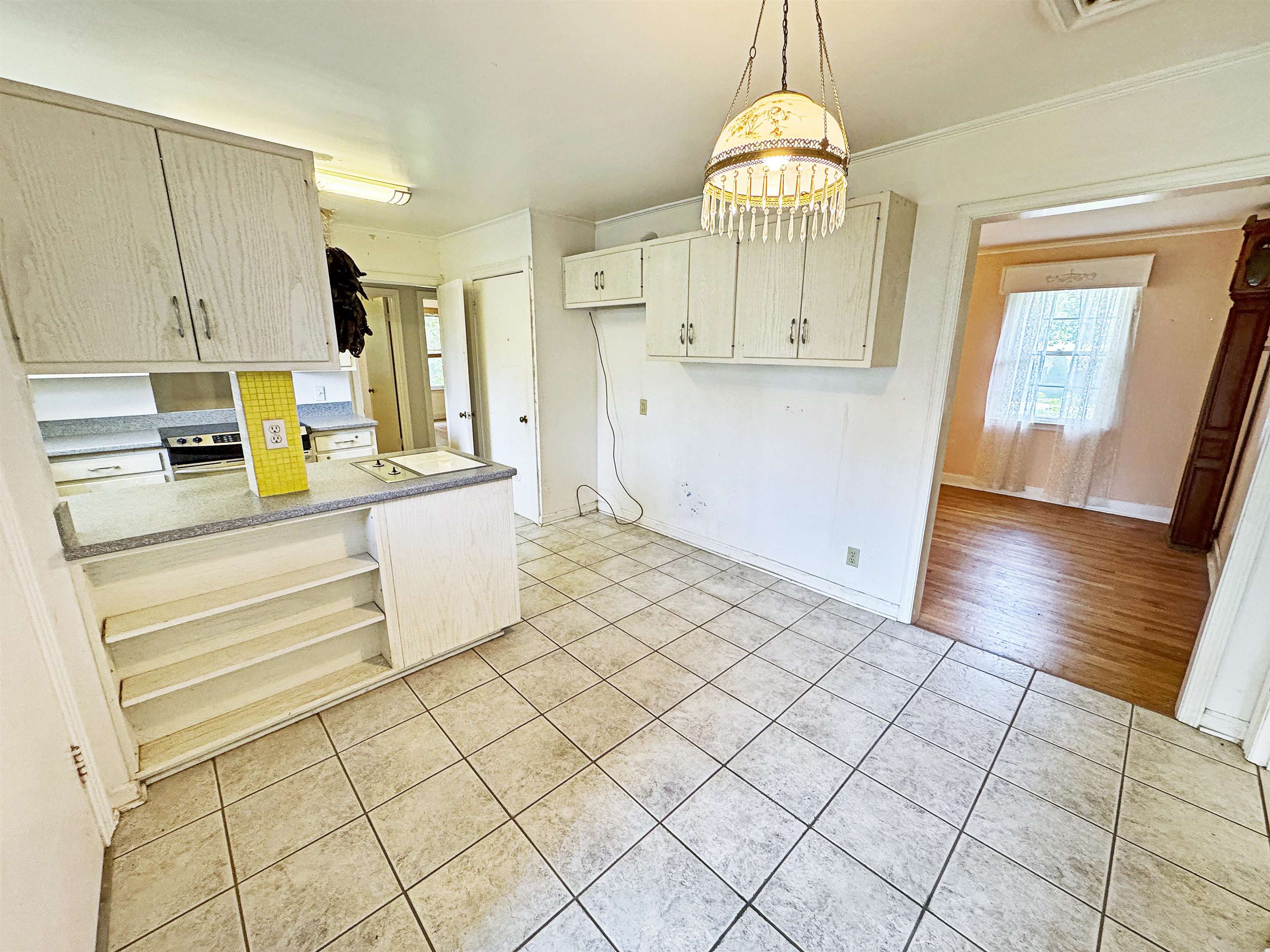 Memphis, Tennessee 38120, United States, 4 Bedrooms Bedrooms, ,3 BathroomsBathrooms,Residential,Pending,155600