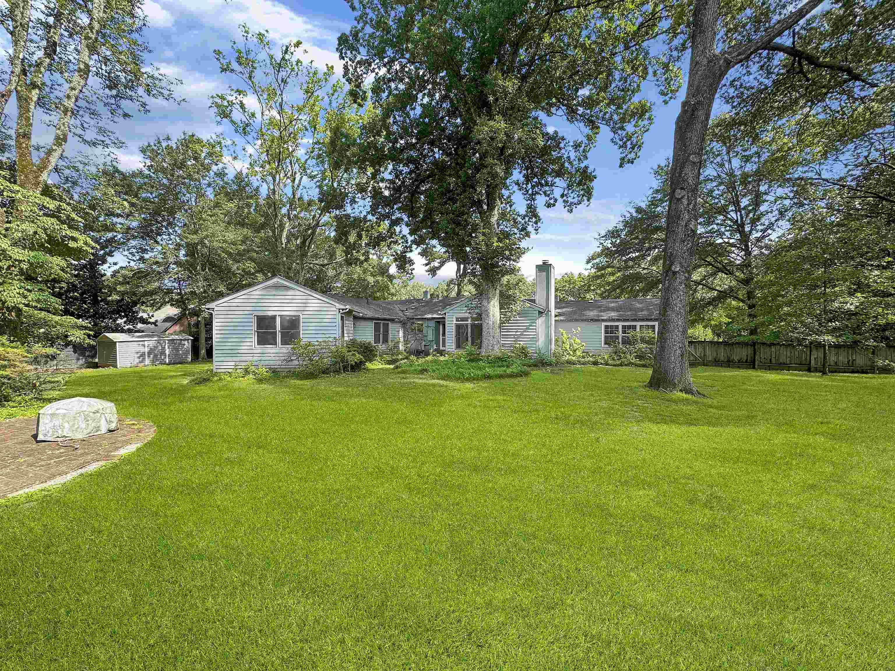 Memphis, Tennessee 38120, United States, 4 Bedrooms Bedrooms, ,3 BathroomsBathrooms,Residential,Pending,155600