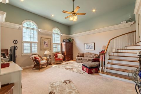 Photo of 313 COUNTRY CLUB LN, Selmer, TN 38375 (MLS # 10206070)