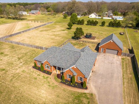 Photo of 110 KYLIE GAYLE RD, Oakland, TN 38060 (MLS # 10217856)