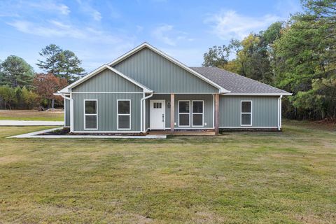 Photo of 4454 COUNTY ROAD 200 RD, Corinth, MS 38834 (MLS # 10216443)