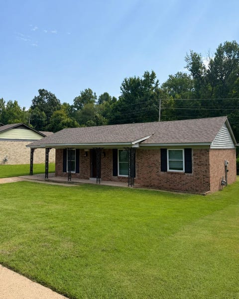 Photo of 3090 SPRING HILL DR, Memphis, TN 38127 (MLS # 10227289)