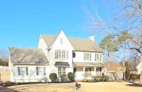 Photo of 2095 NEWFIELDS CV, Germantown, TN 38139 (MLS # 10214419)