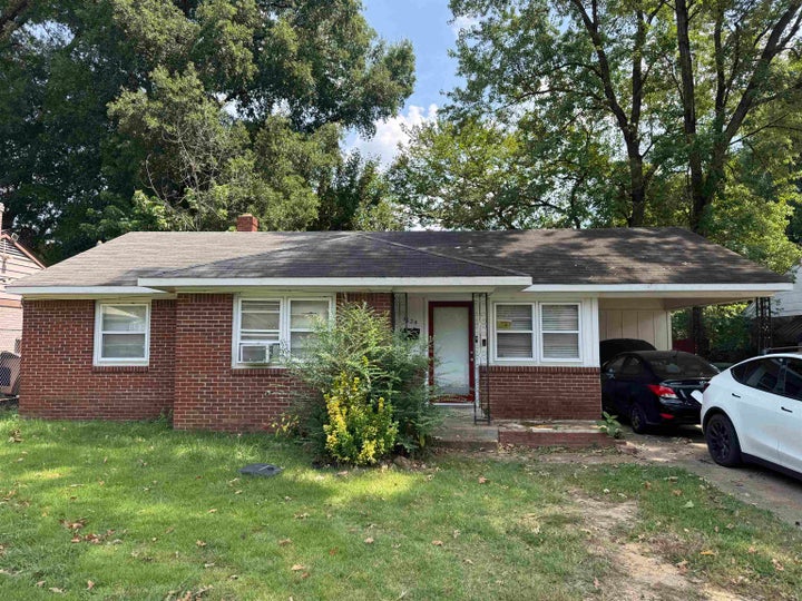 Photo 1 of 27 — 1624 MARY DR, Memphis, TN 38111