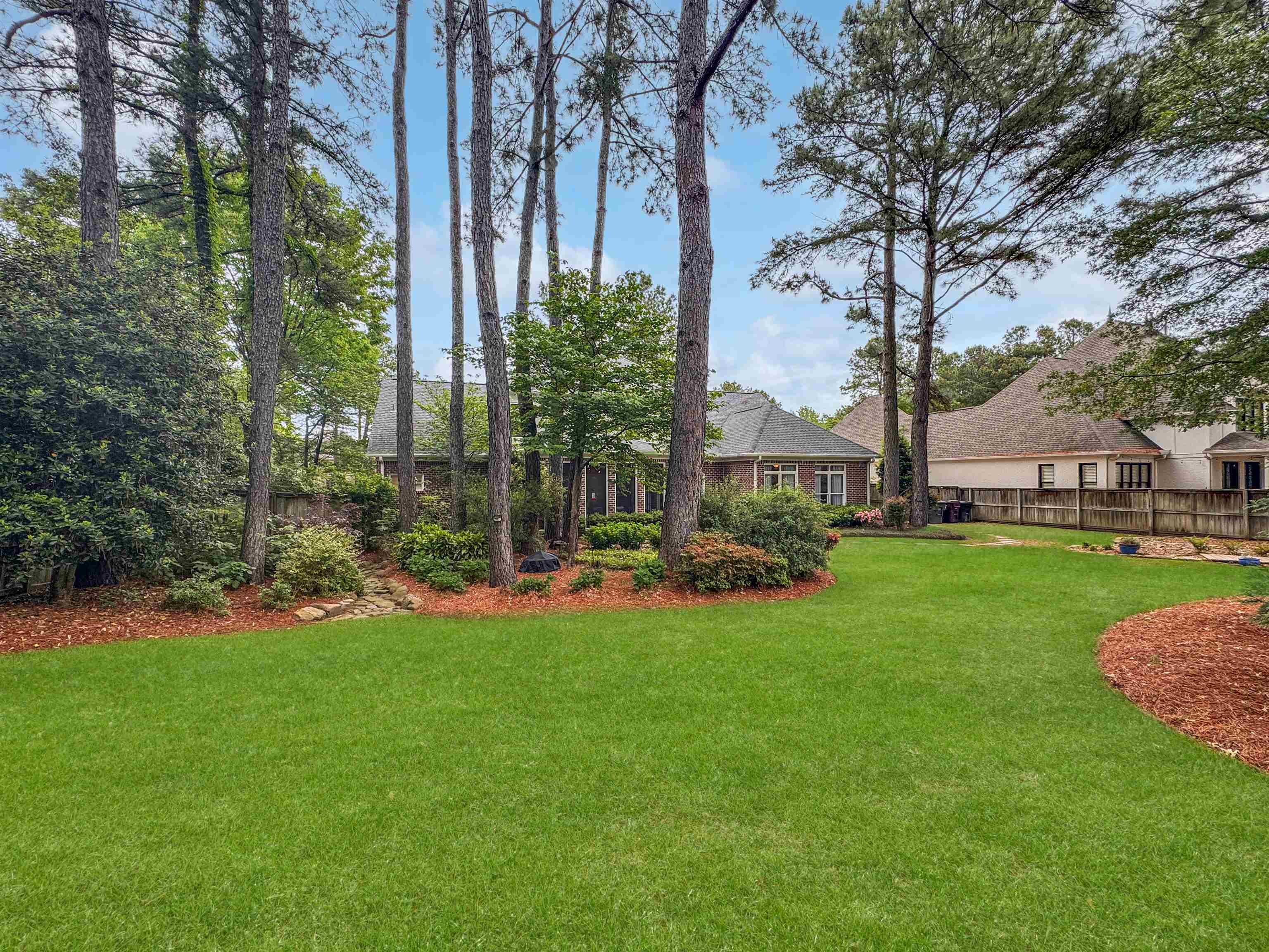 Collierville, Tennessee 38017, United States, 4 Bedrooms Bedrooms, ,4 BathroomsBathrooms,Residential,Pending,117421