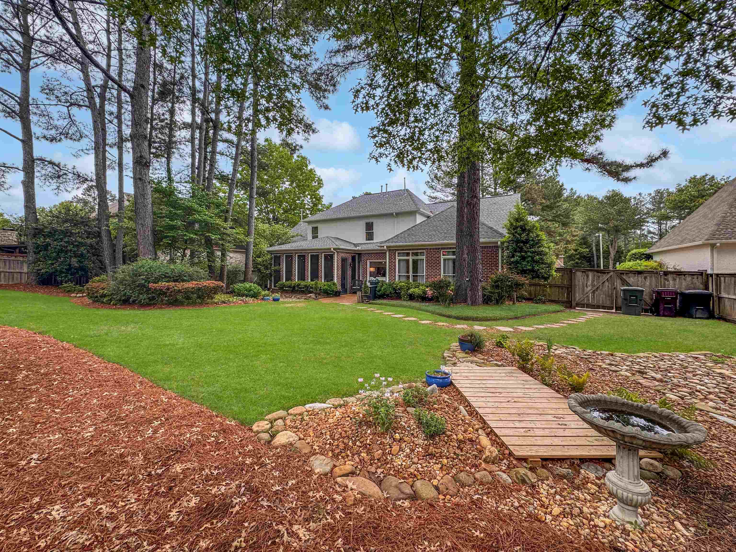 Collierville, Tennessee 38017, United States, 4 Bedrooms Bedrooms, ,4 BathroomsBathrooms,Residential,Pending,117421