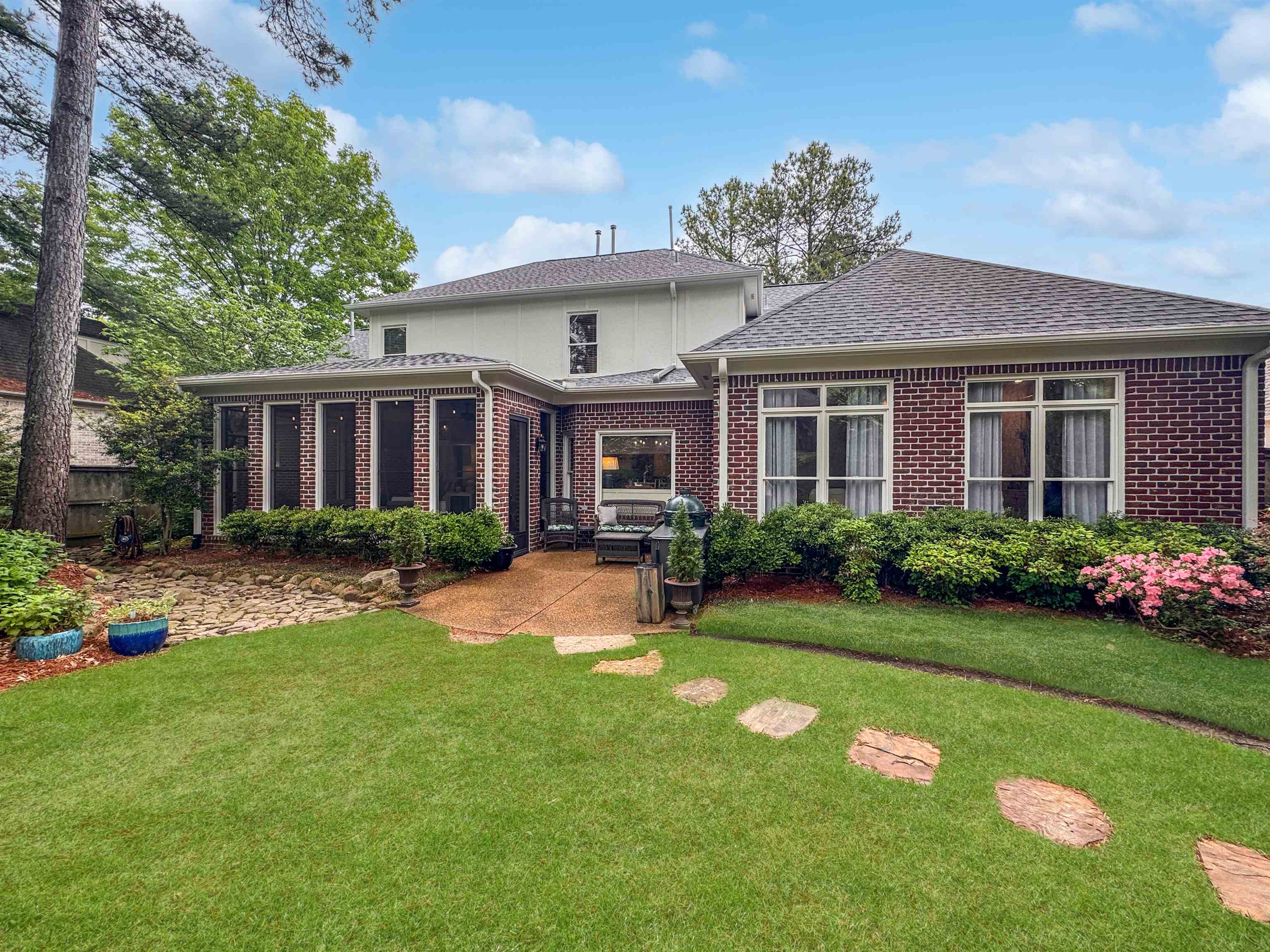 Collierville, Tennessee 38017, United States, 4 Bedrooms Bedrooms, ,4 BathroomsBathrooms,Residential,Pending,117421