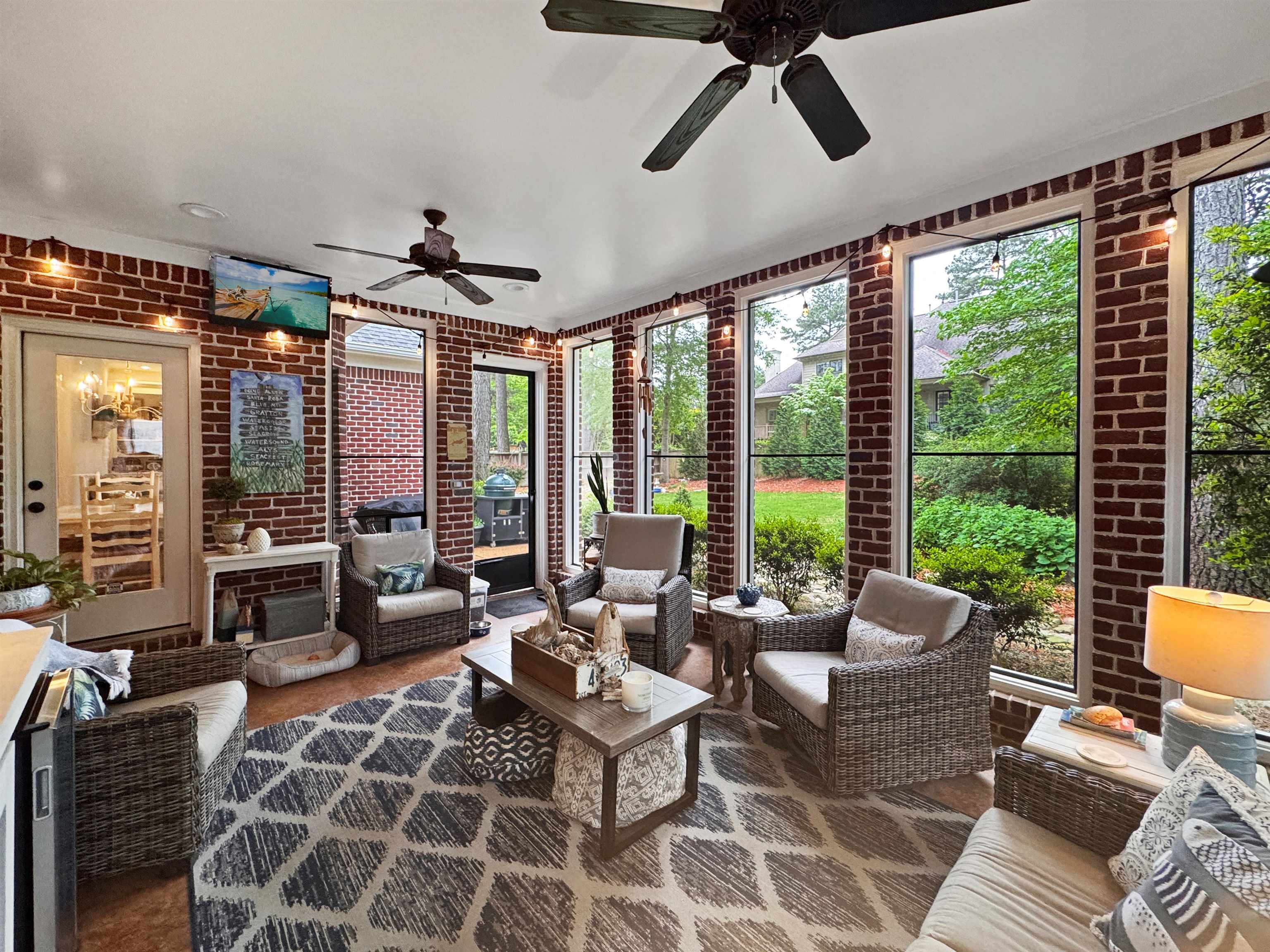 Collierville, Tennessee 38017, United States, 4 Bedrooms Bedrooms, ,4 BathroomsBathrooms,Residential,Pending,117421