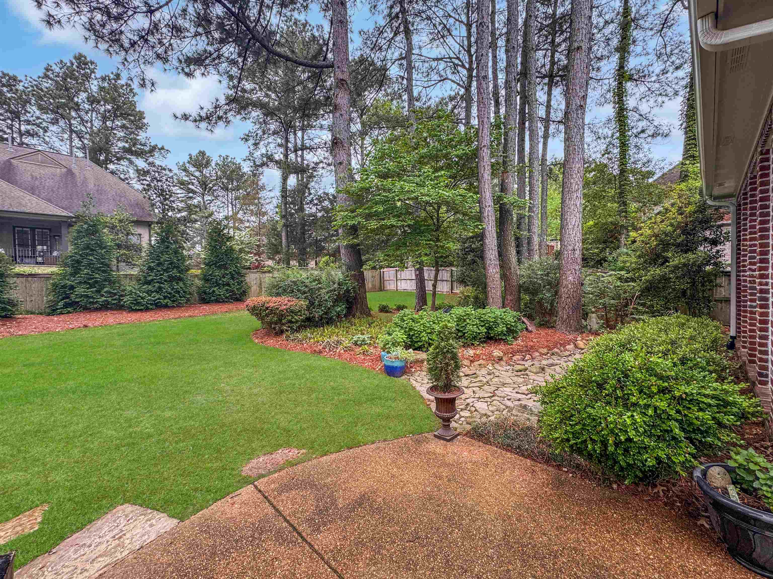 Collierville, Tennessee 38017, United States, 4 Bedrooms Bedrooms, ,4 BathroomsBathrooms,Residential,Pending,117421