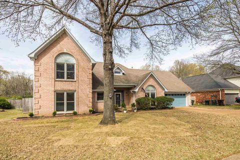 Photo of 440 ASHTON WOODS CT, Collierville, TN 38017 (MLS # 10217726)