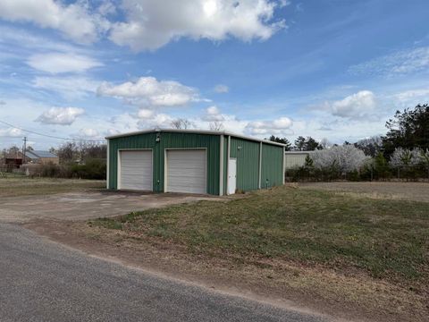 Photo of 334 CUE ST, Adamsville, TN 38310 (MLS # 10216409)