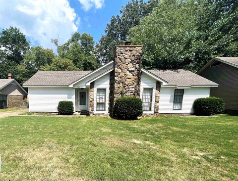 Photo of 3820 LUCERNE DR, Memphis, TN 38115 (MLS # 10223554)