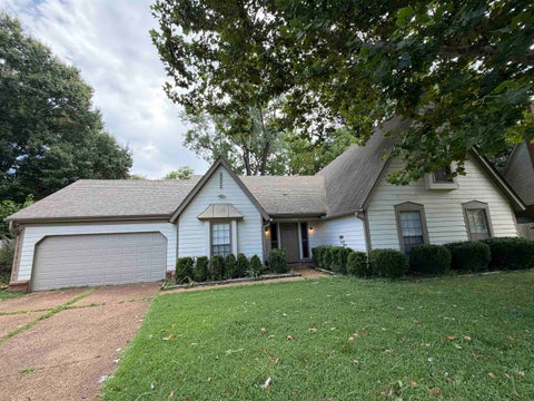 Photo of 2826 LANTHORN DR, Cordova, TN 38016 (MLS # 10225553)