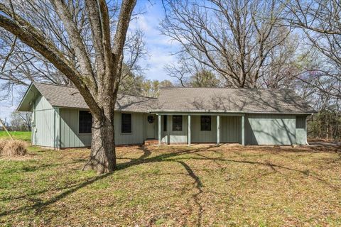 Photo of 145 QUAIL RD, Covington, TN 38019 (MLS # 10216996)