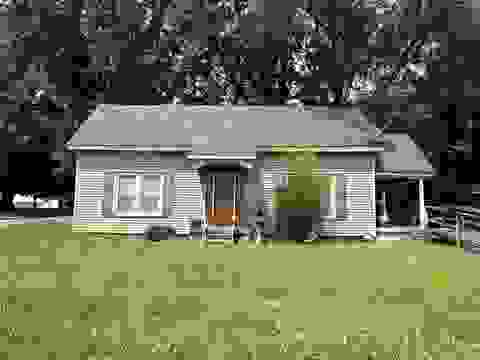 Photo of 502 E TIGRETT ST, Halls, TN 38040 (MLS # 10228475)