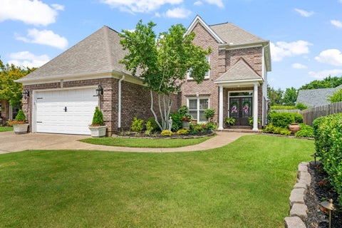 Photo of 575 WARWICK WILLOW LN, Collierville, TN 38017 (MLS # 10224497)