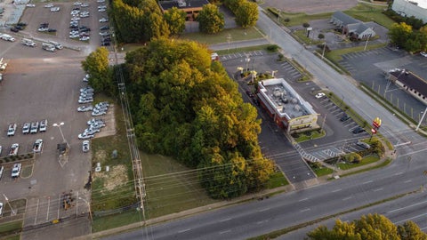 Photo of 6040 WINCHESTER RD, Memphis, TN 38115 (MLS # 10191626)