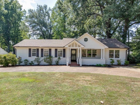Photo of 4935 ROBINDALE LN, Memphis, TN 38117 (MLS # 10230638)