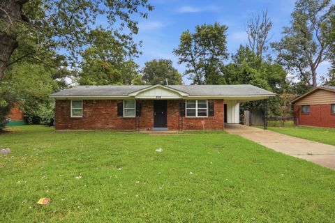 Photo of 506 E SHELBY DR, Memphis, TN 38109 (MLS # 10226886)