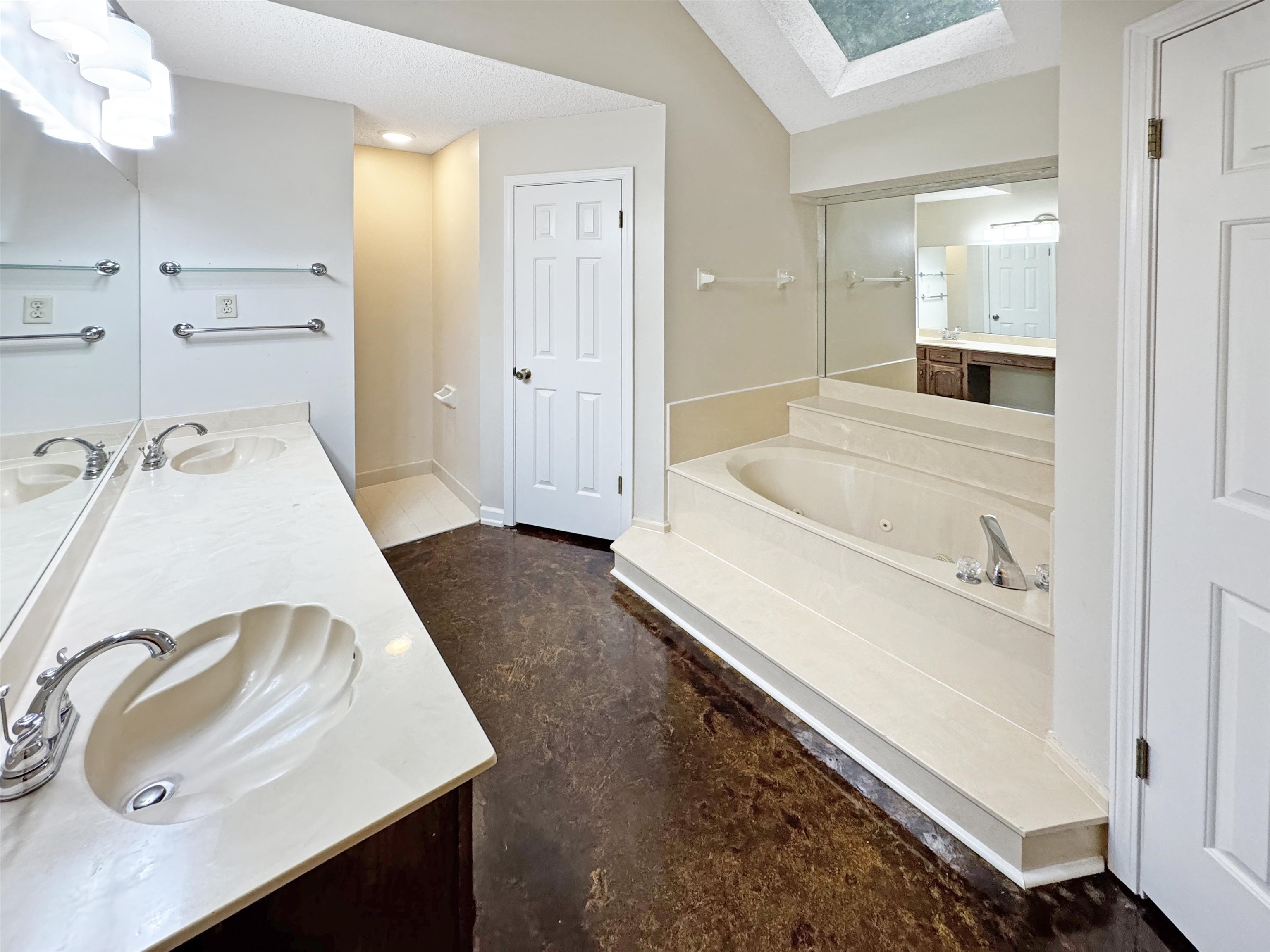 Memphis, Tennessee 38016, United States, 3 Bedrooms Bedrooms, ,2 BathroomsBathrooms,Residential,Active,122773