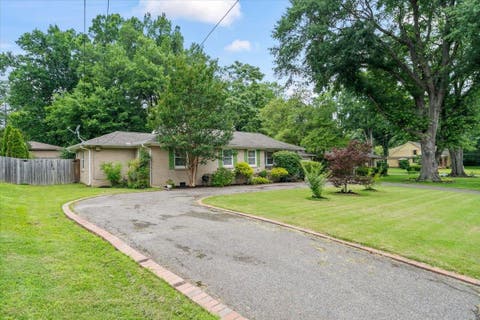 Photo of 163 N MENDENHALL RD, Memphis, TN 38117 (MLS # 10224168)