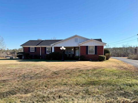 Photo of 192 NEW BETHEL RD, Selmer, TN 38375 (MLS # 10214071)