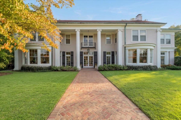 1857 OVERTON PARK AVE, MEMPHIS, TN 38112 - Image c9d9c53cb4413a31e7b3328dfc6f4bc3/513019905