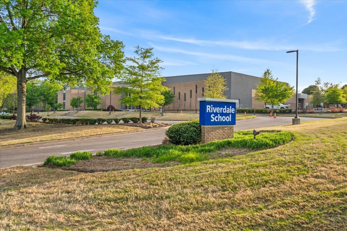 Germantown, Tennessee 38138, United States, 4 Bedrooms Bedrooms, ,3 BathroomsBathrooms,Residential,Pending,110888