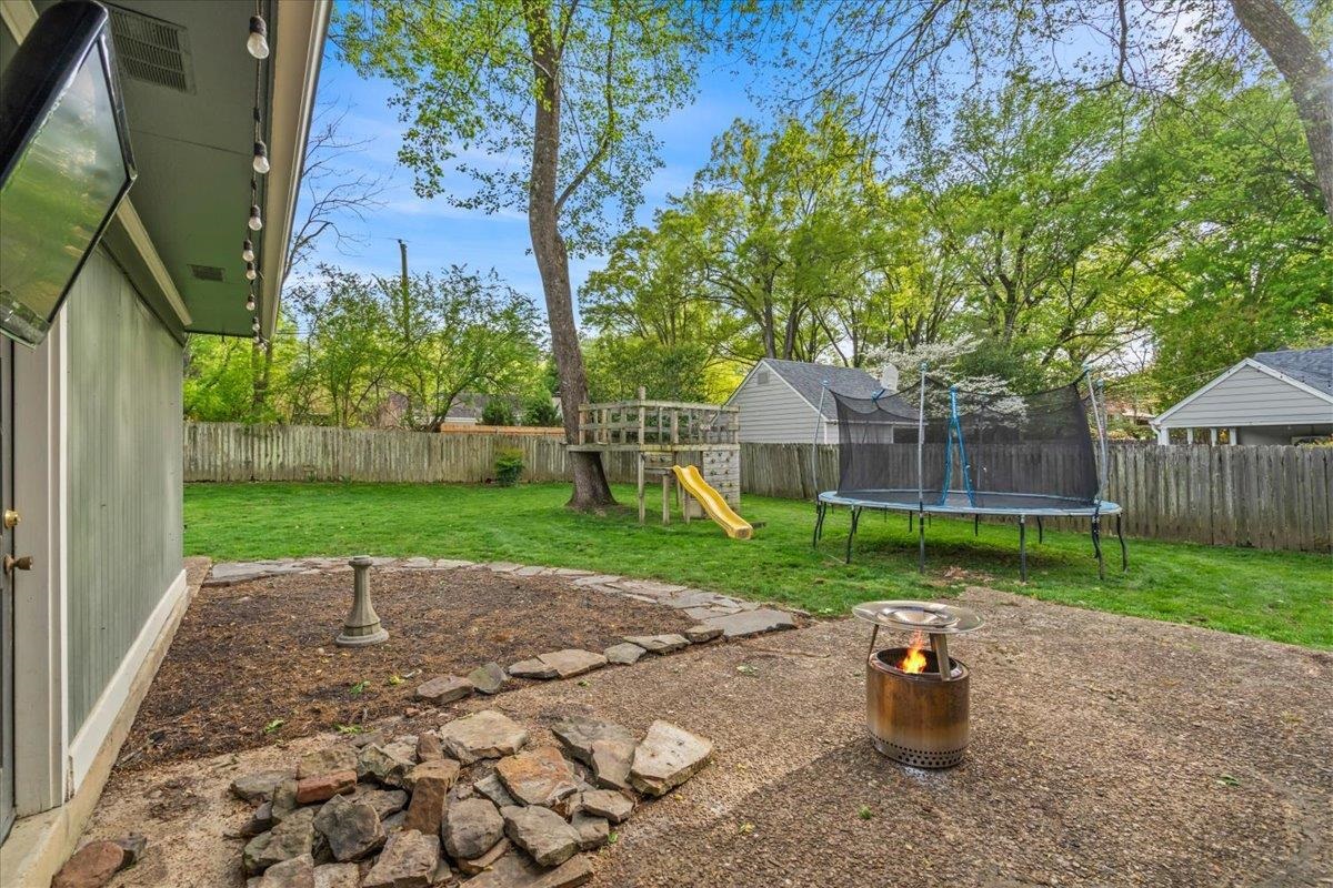 Germantown, Tennessee 38138, United States, 4 Bedrooms Bedrooms, ,3 BathroomsBathrooms,Residential,Pending,110888