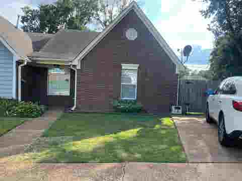 Photo of 6557 S SUNGATE DR, Bartlett, TN 38135 (MLS # 10228341)