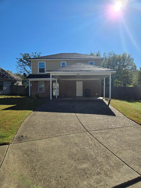 Photo of 3921 CHELSEA HILL DR, Memphis, TN 38128 (MLS # 10209006)