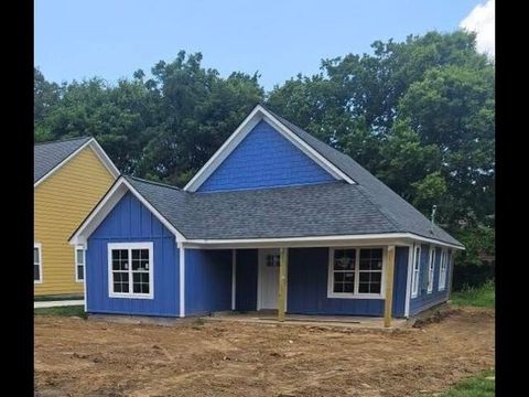 Photo of 352 GASTON AVE, Memphis, TN 38126 (MLS # 10208932)