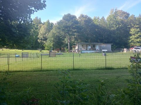 Photo of 490 EARLY BIRD LN, Savannah, TN 38372 (MLS # 10195359)