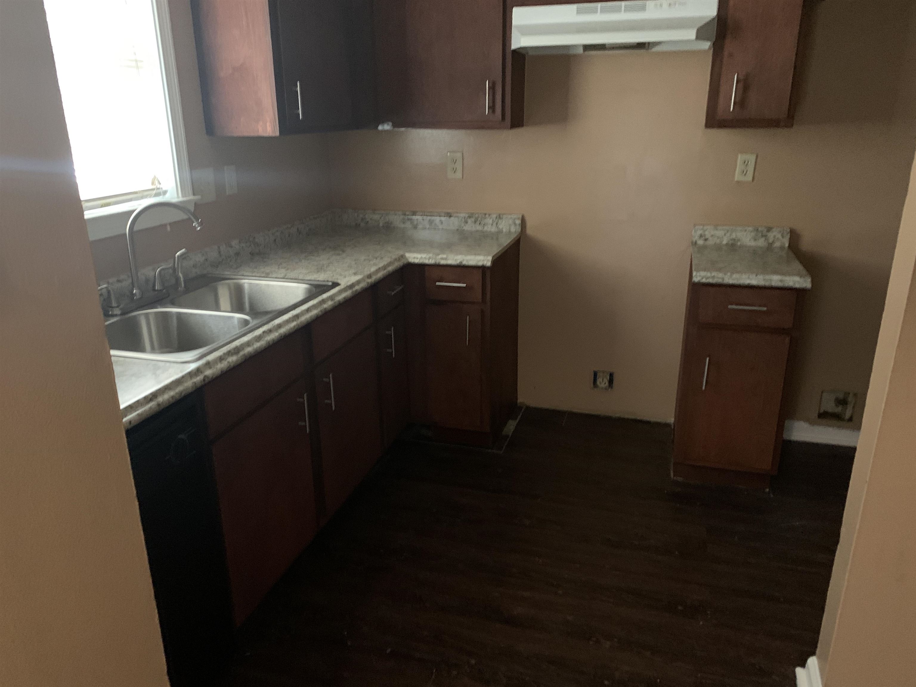 Photo 8 of 15 of 3440 DUNGREEN ST townhome