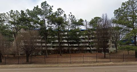 Photo of 3589 COVINGTON PIKE 513 #513, Memphis, TN 38128 (MLS # 10211731)