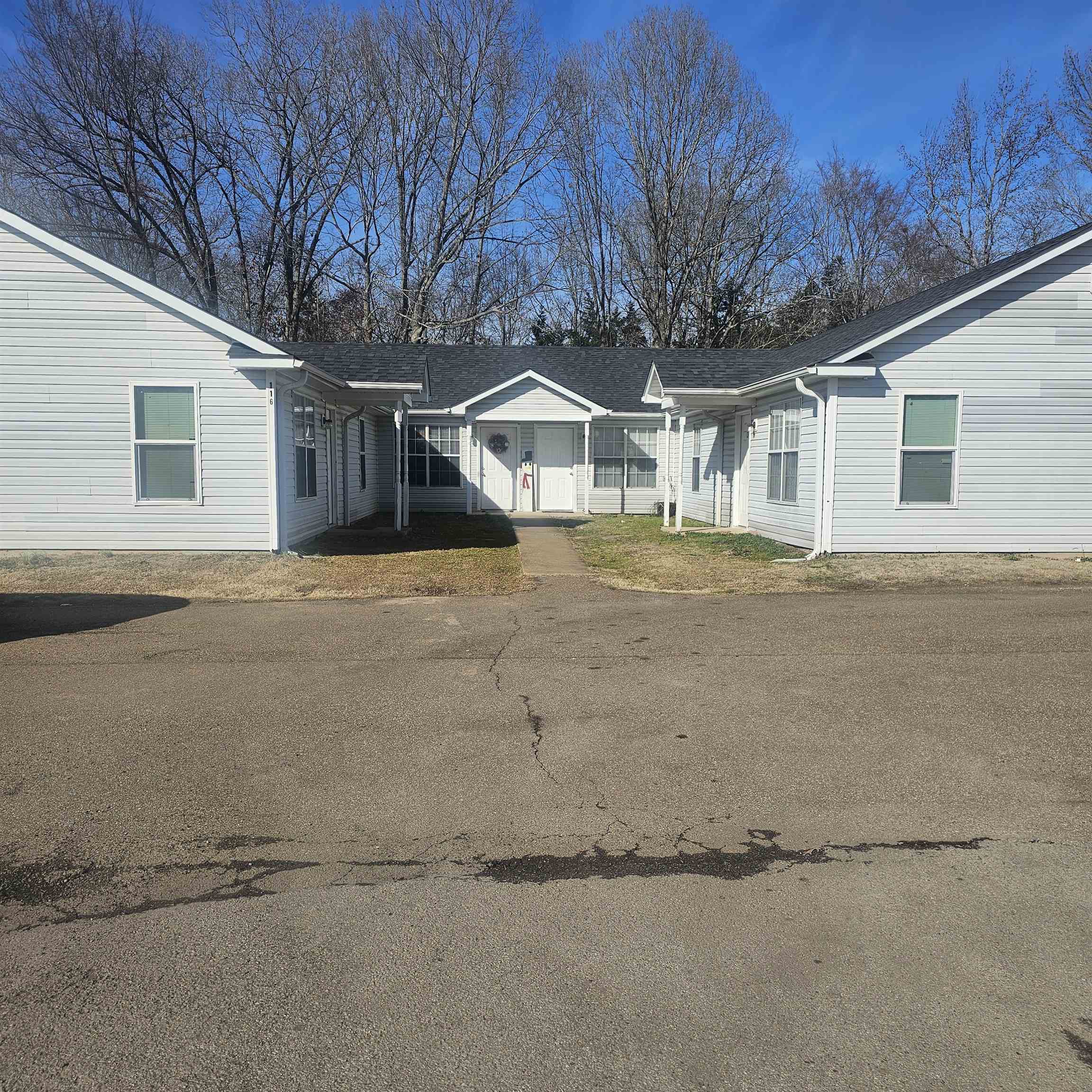 116 HINES BLVD