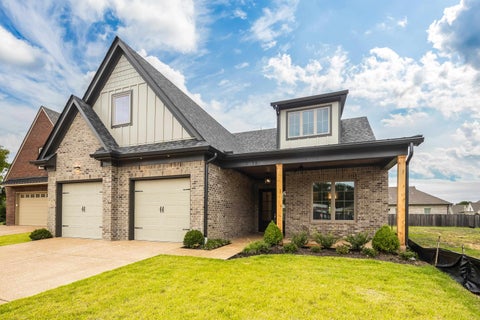 Photo of 10138 ROKEBY FARM LN, Collierville, TN 38017 (MLS # 10232890)