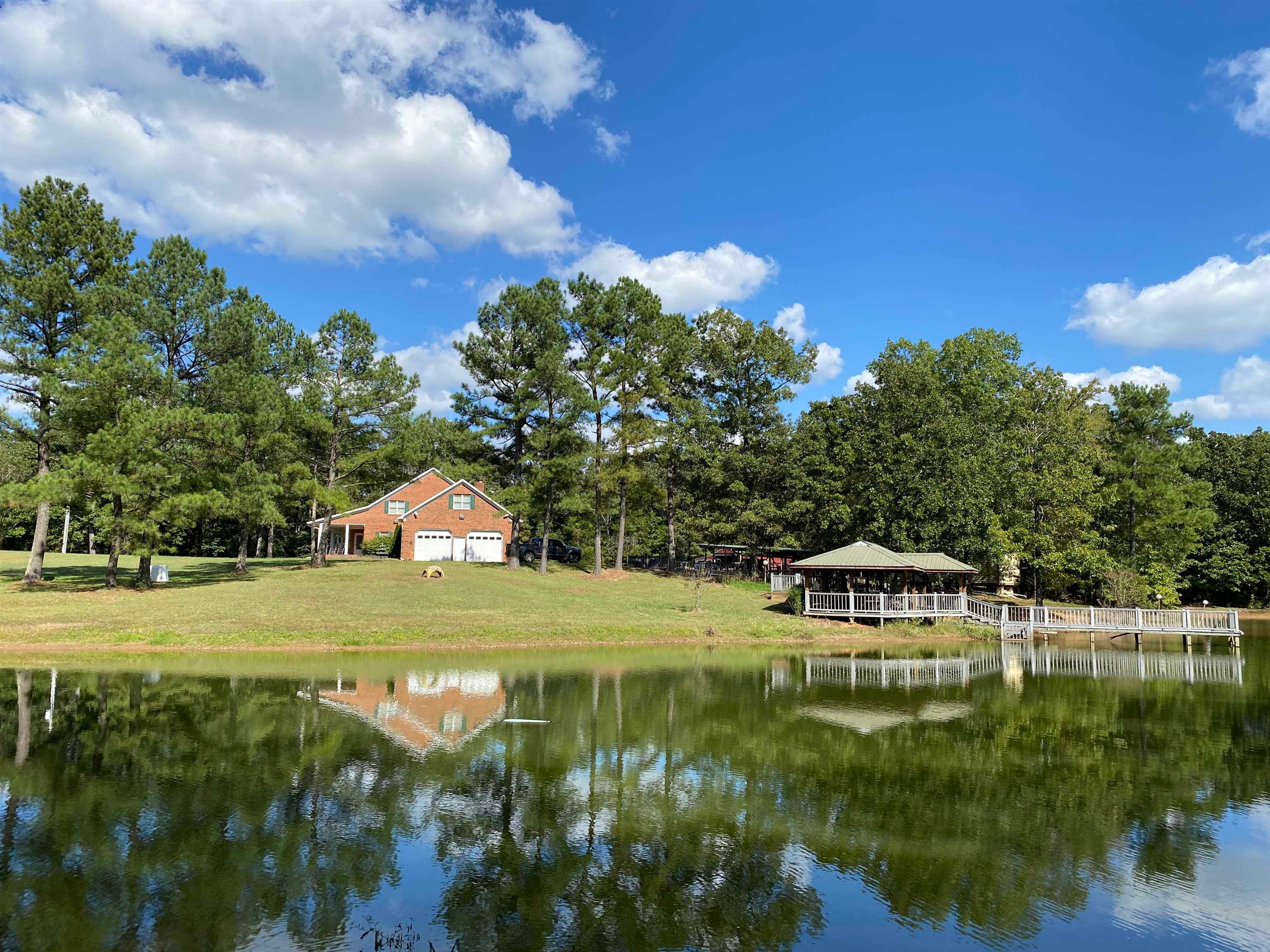 695 MIDDLEBURG RD