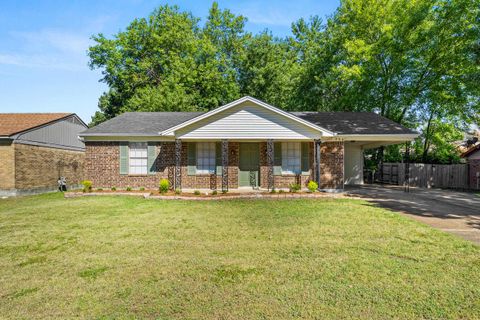 Photo of 754 VALLEY SPRINGS DR, Southaven, MS 38671 (MLS # 10207370)