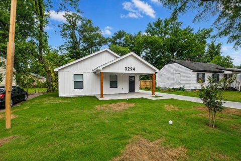 Photo of 3294 E OAK SIDE DR, Memphis, TN 38118 (MLS # 10225248)