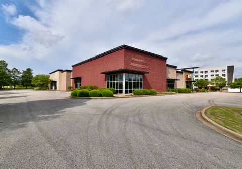 1751 VANN DR Jackson TN 38305