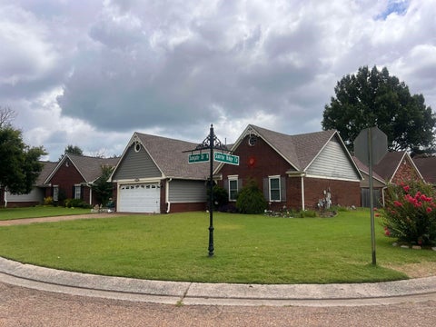Photo of 3700 N SUNGATE DR, Bartlett, TN 38135 (MLS # 10226020)